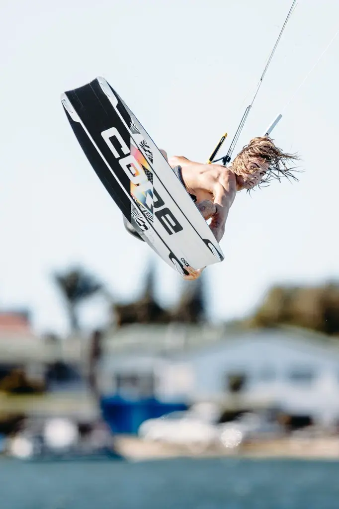 core-kiteboarding-choice-6-kiteboard-297867[1].webp