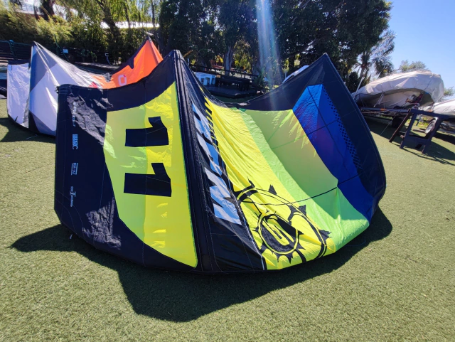 SLINGSHOT RPM 11 M 2019 + BARRA USADO